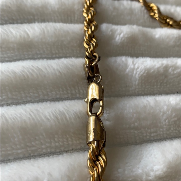 Gold looking chain - Picture 3 of 3